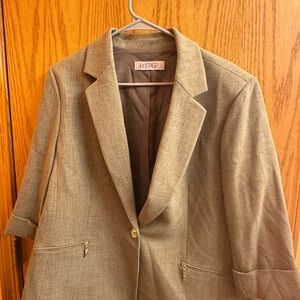 Kasper Beige Blazer Women’s with Gold Accent Sz 18